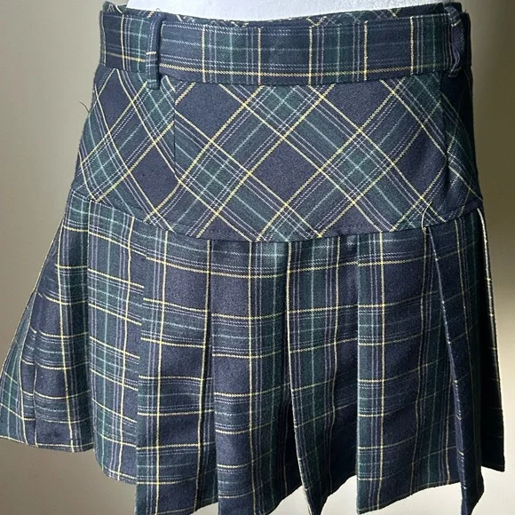 Stylish Plaid Mini Skirt with Belt - Picture 3 of 9